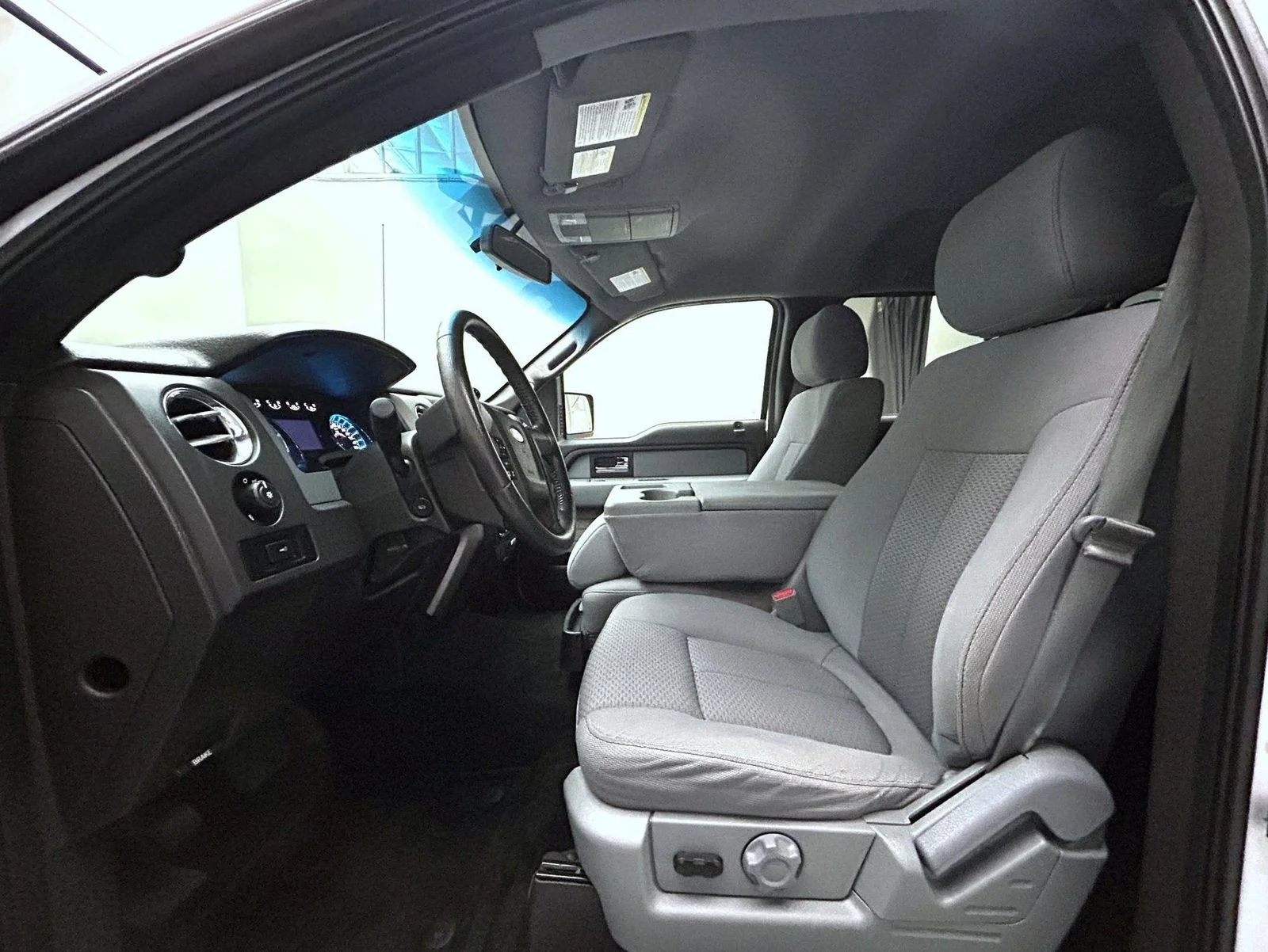 Used 2013 White Ford XLT image 10