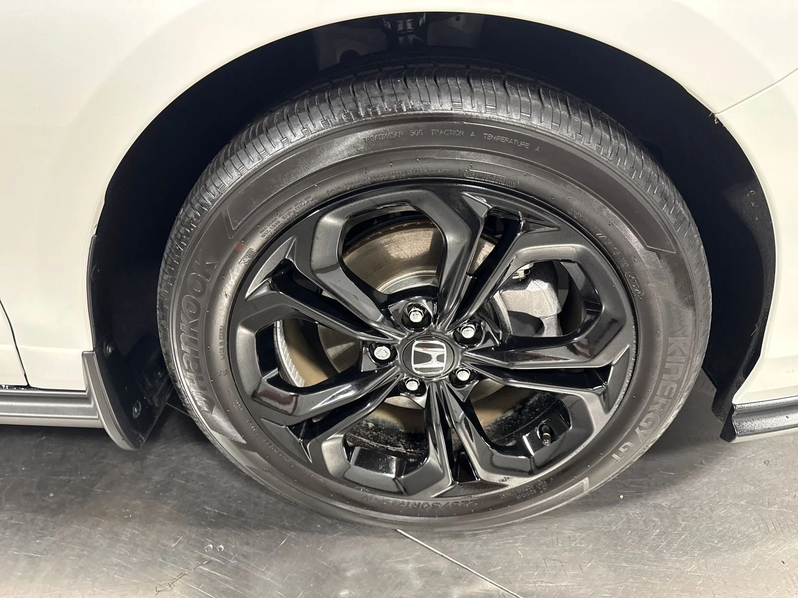 2025 Honda Accord SE - Photo 14