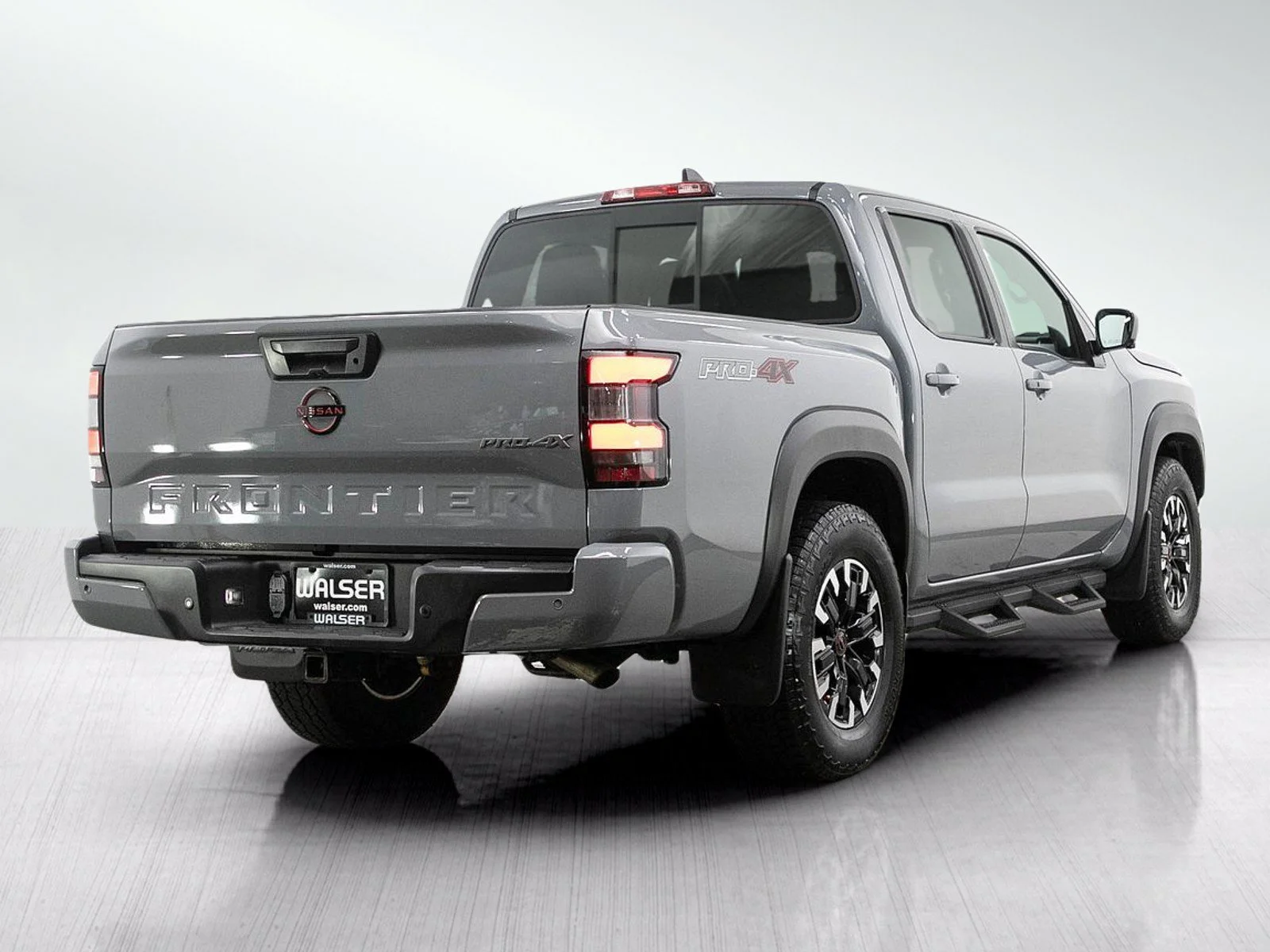 Used 2022 Boulder Gray Pearl Nissan PRO-4X image 5