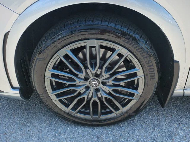 Certified Used 2023 IRIDIUM Lexus 500h F SPORT Performance image 11