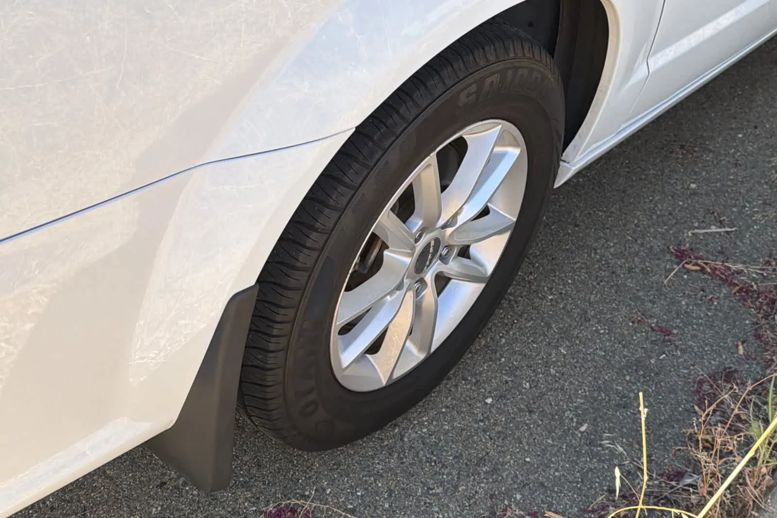 Used 2019 White Knuckle Clearcoat Dodge SXT image 14