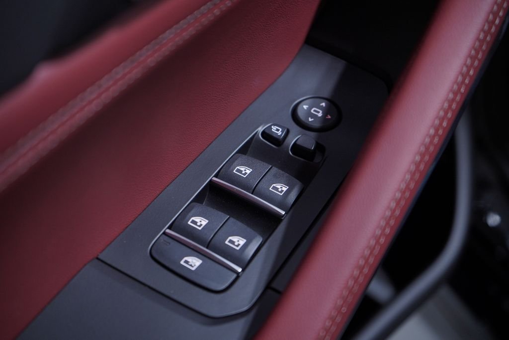 New 2026 Black Sapphire Metallic BMW M60i image 11