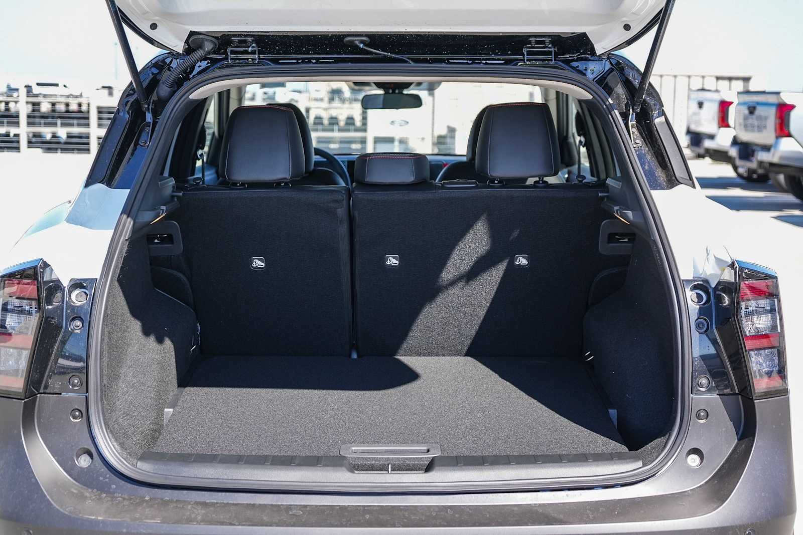 New 2026 Aspen White TriCoat / Super Black Two-tone Nissan SR image 12