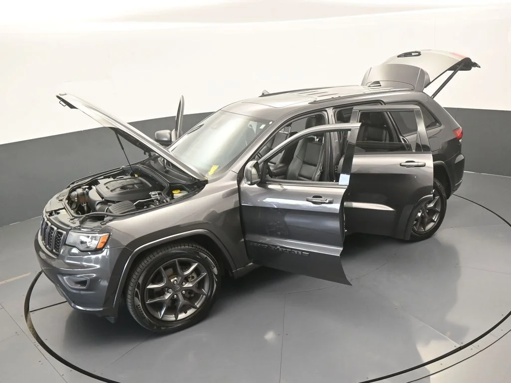 Used 2021 Granite Crystal Metallic Clearcoat Jeep Limited image 63