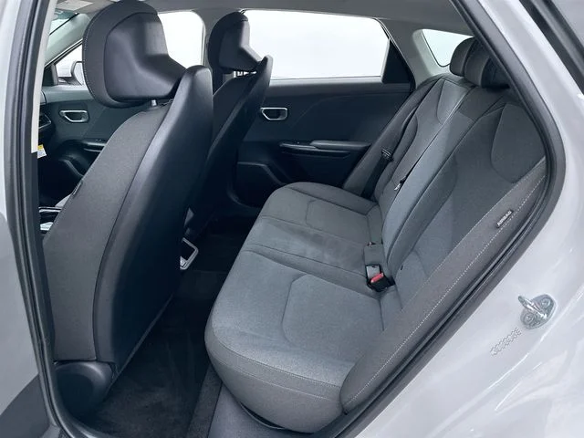 Used 2025 White Kia LXS image 11