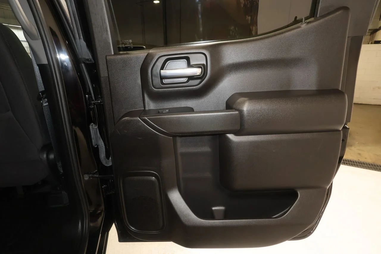 Used 2024 Onyx Black GMC Pro image 19