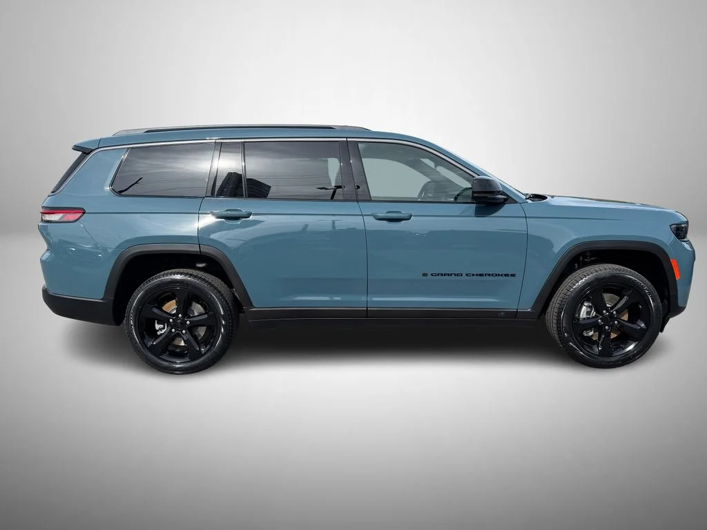 New 2026 Steel Blue Exterior Paint Jeep Limited image 6