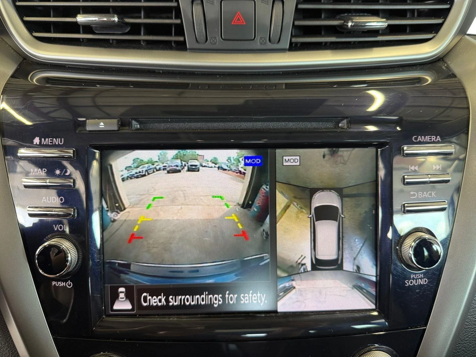 Used 2024  Nissan SL image 17