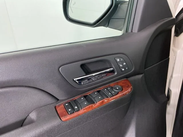 Used 2012  Chevrolet LTZ image 12