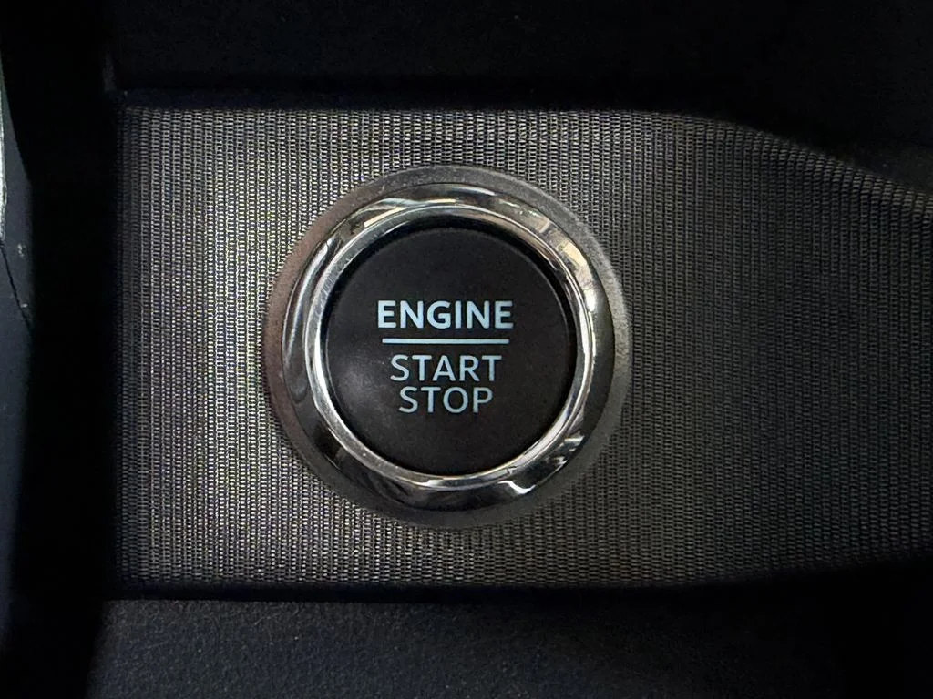 Used 2025 White Ford Platinum image 23