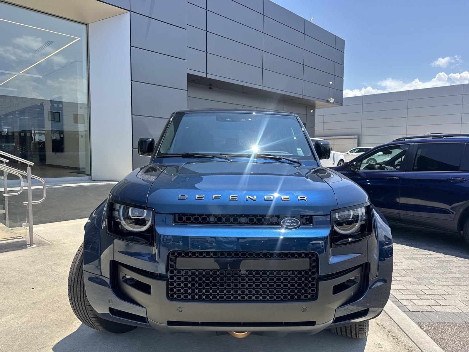 New 2026 Sargasso Blue Land Rover OCTA image 4