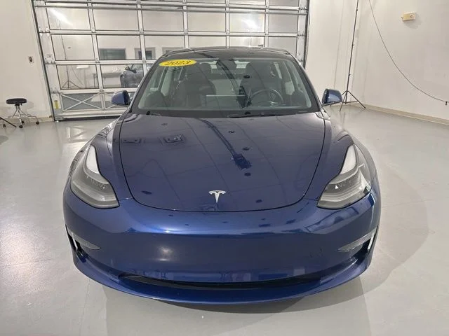 Used 2023  Tesla Base image 2