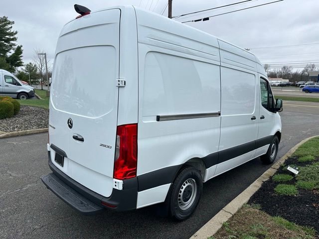 New 2026 Arctic White Mercedes-Benz Cargo 144 WB image 39