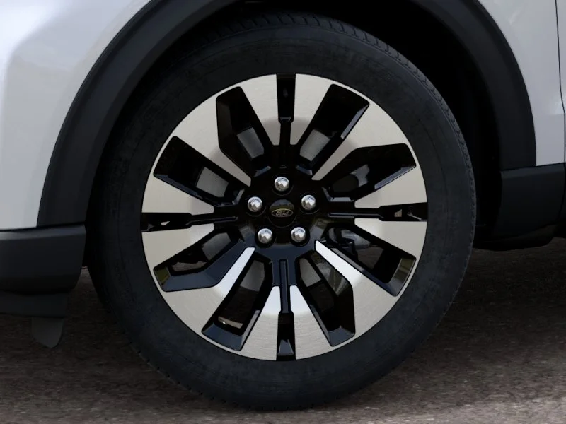 New 2027 Star White Metallic Tri-Coat Ford Platinum™ image 67