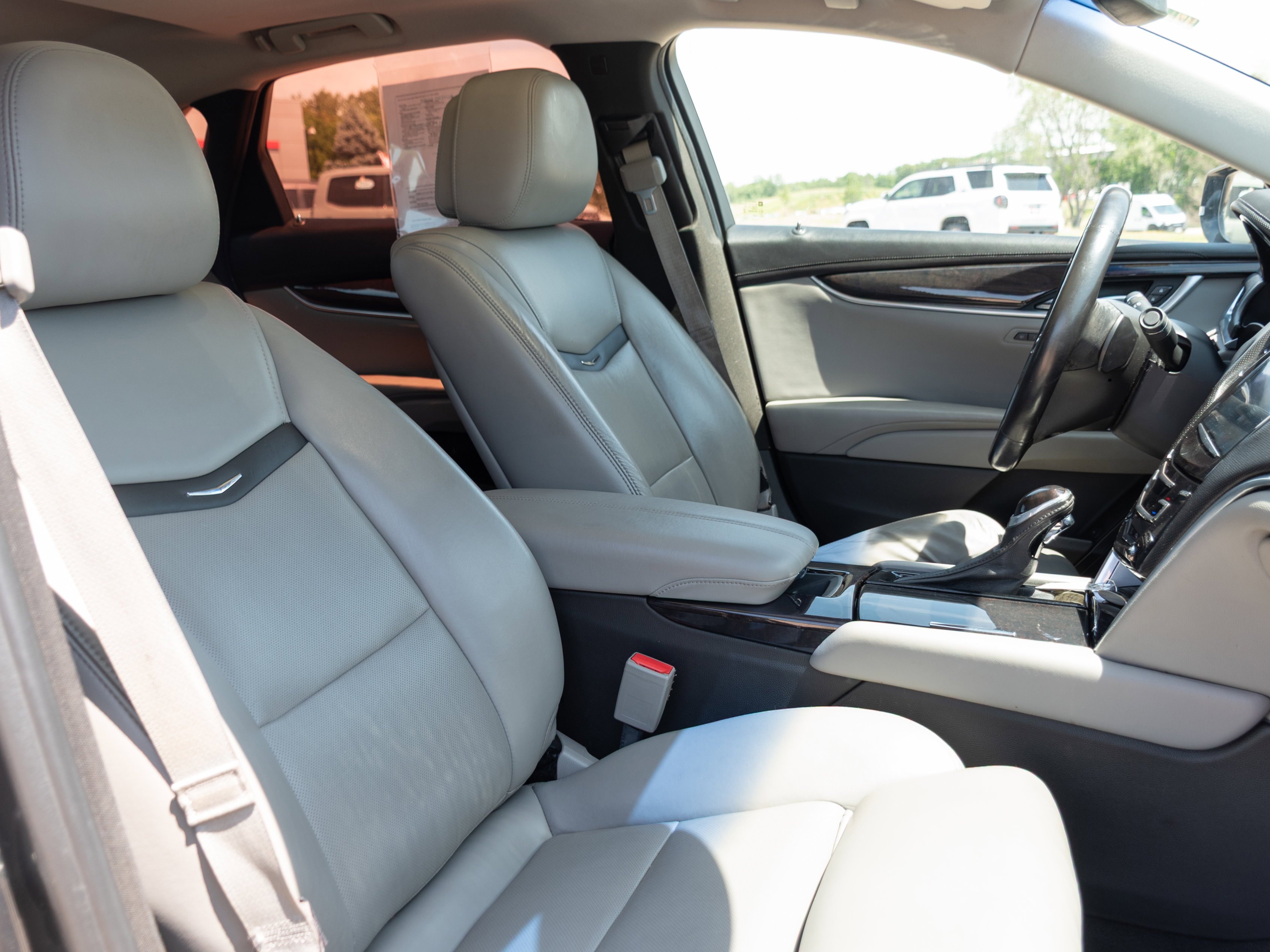 Used 2013 Graphite Metallic Cadillac Luxury image 23