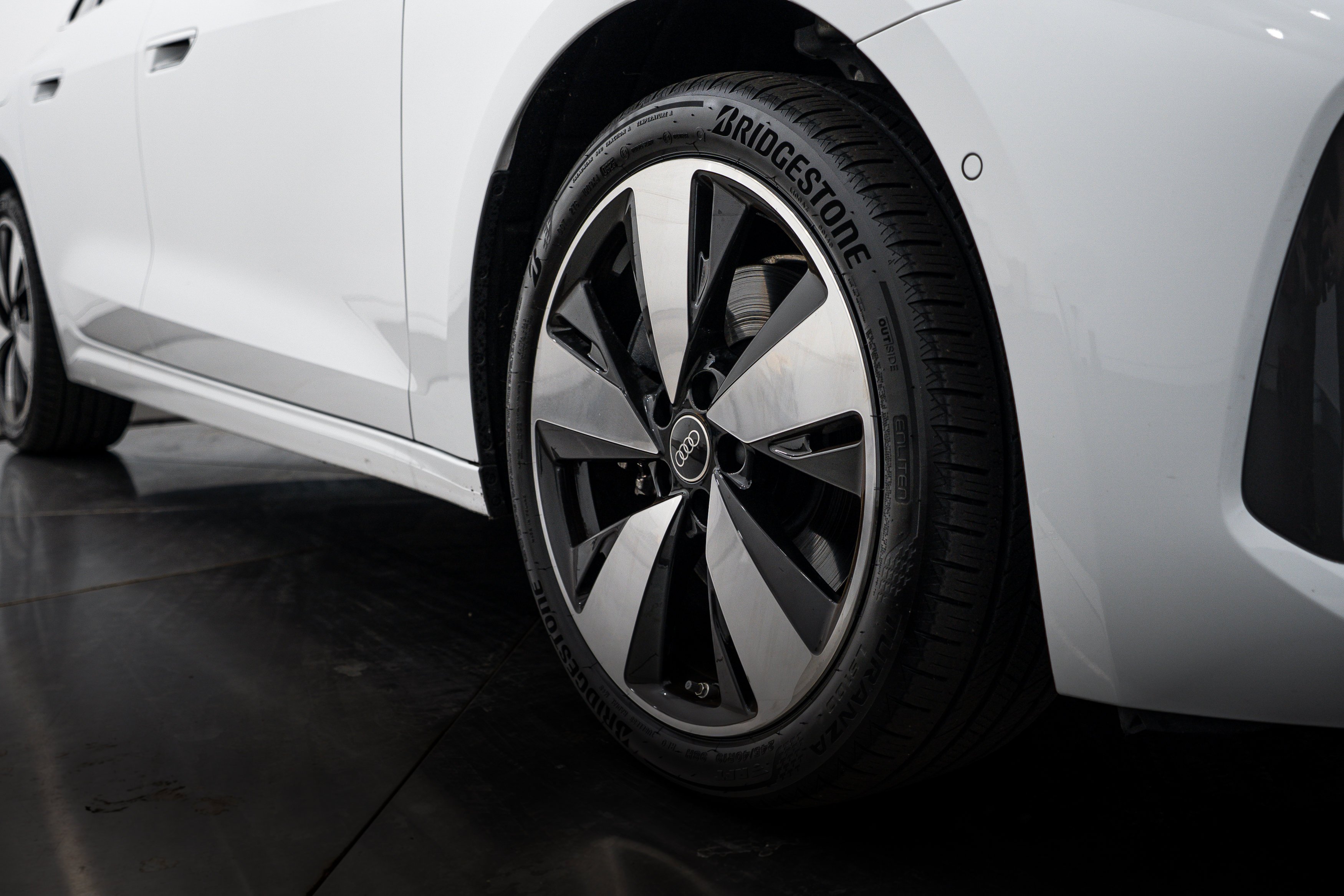 Used 2025 Glacier White Metallic Audi Premium Plus image 22