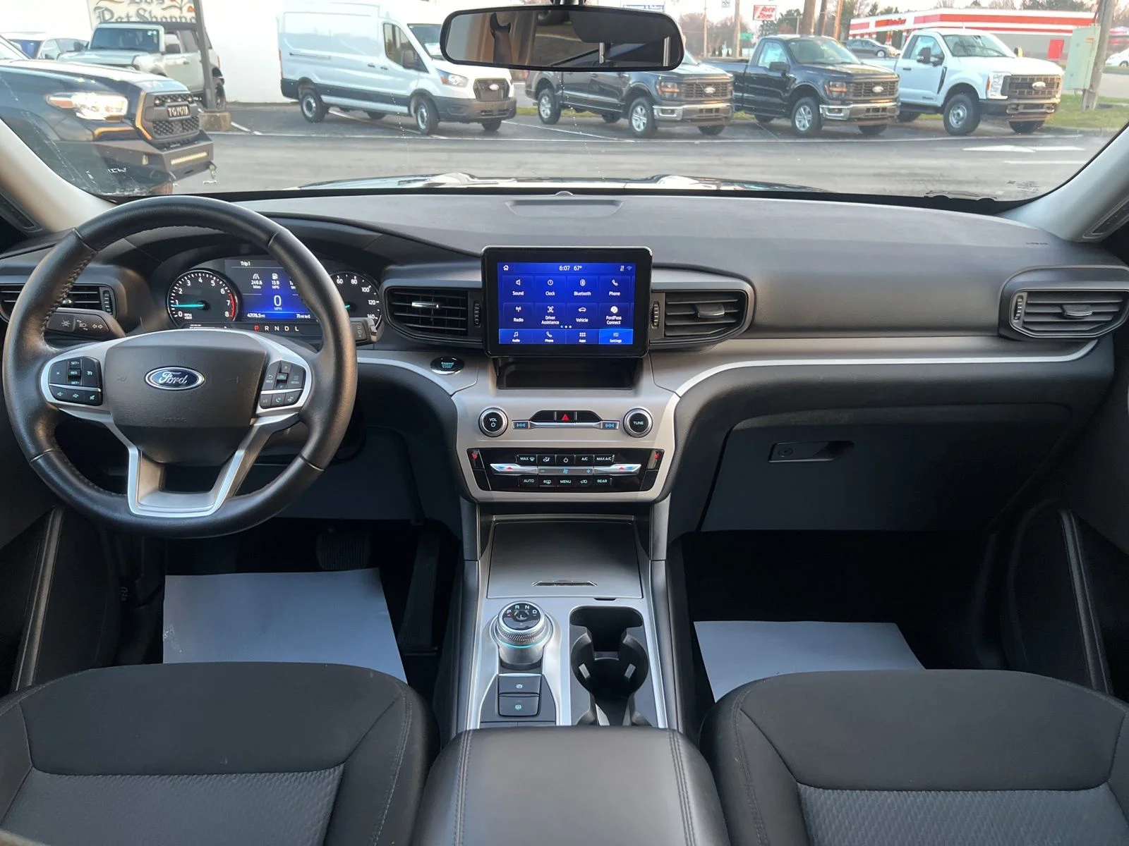 Used 2023 Agate Black Metallic Ford XLT image 23