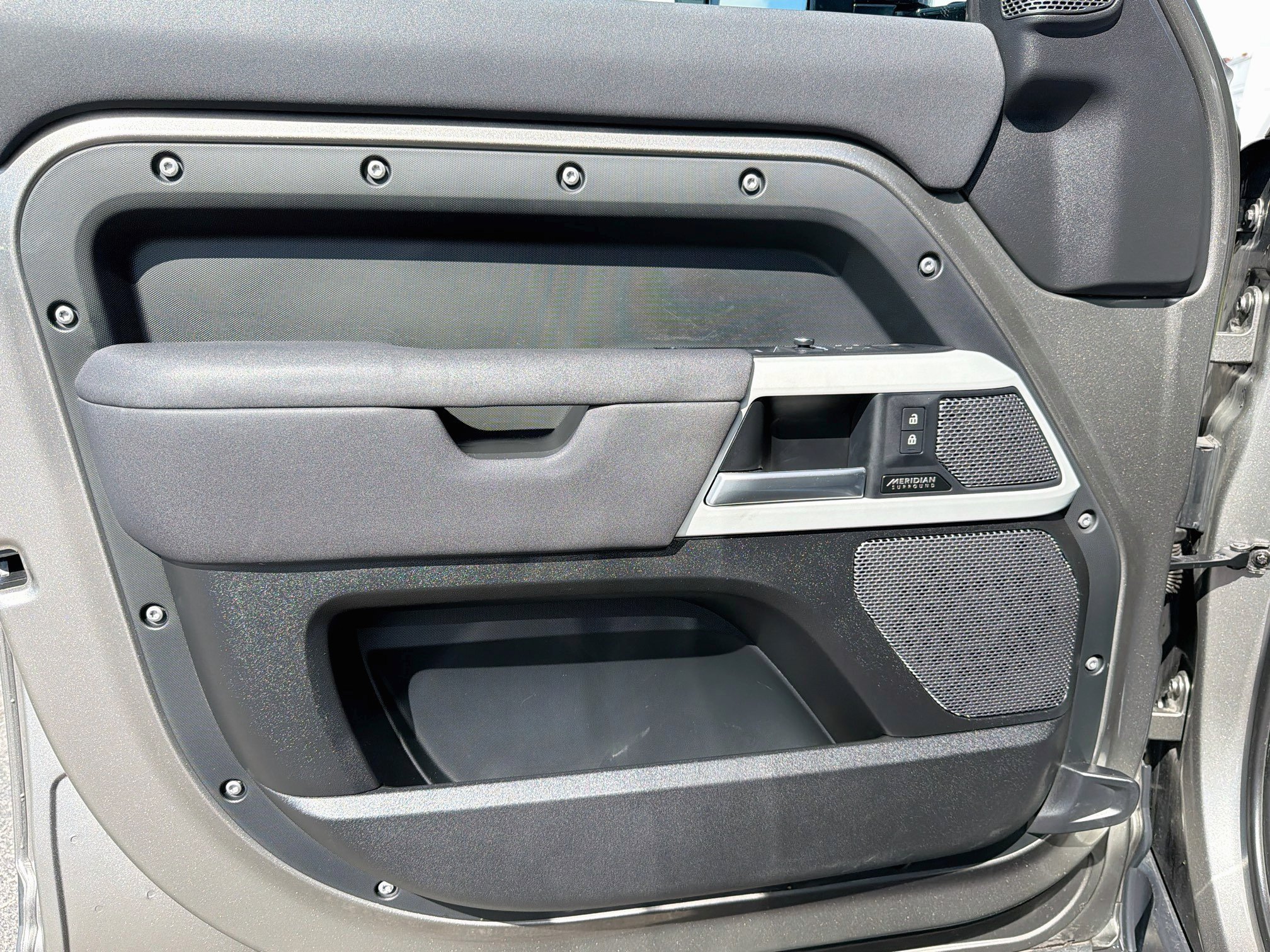 Used 2023 Silicon Silver Premium Metallic Land Rover SE image 22