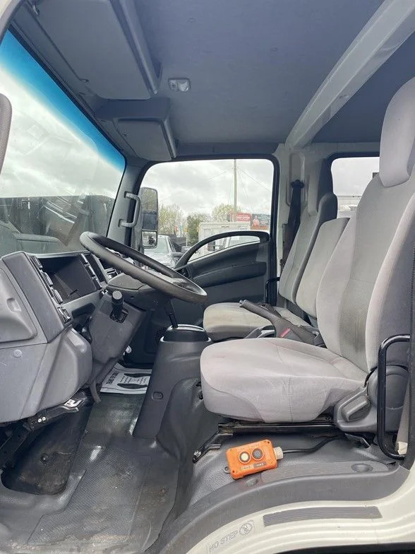 Used 2019 White Isuzu Dump Truck image 18