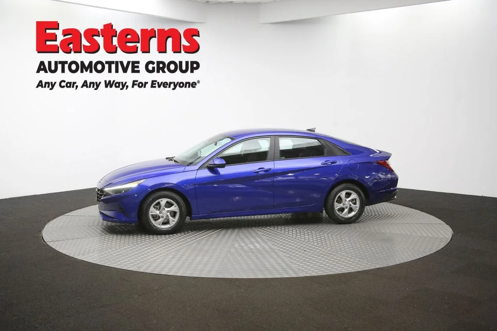 Used 2023 Blue Hyundai SE image 57