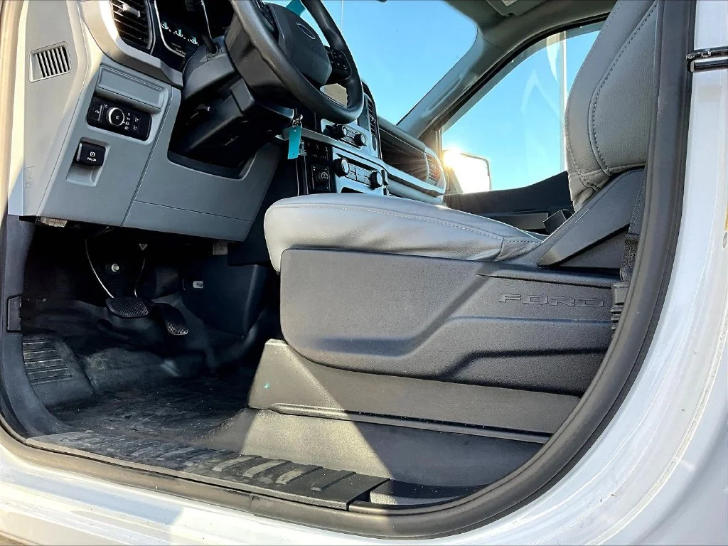 Used 2022 White Ford XL image 41