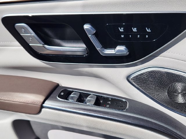 Certified Used 2023  Mercedes-Benz 580 image 11