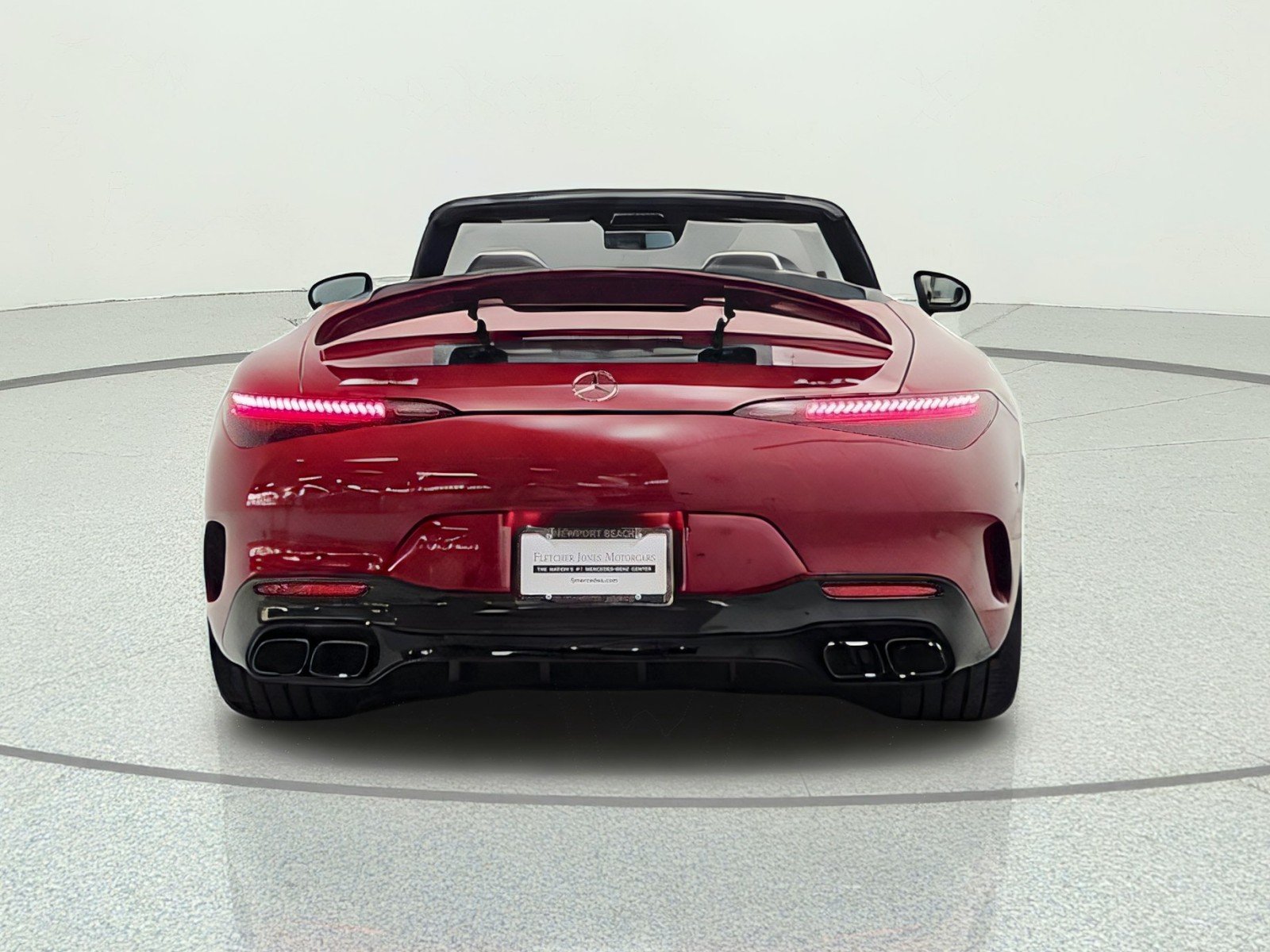 New 2027 MANUFAKTUR Patagonia Red Metallic Mercedes-Benz AMG® SL 63 Roadster image 6