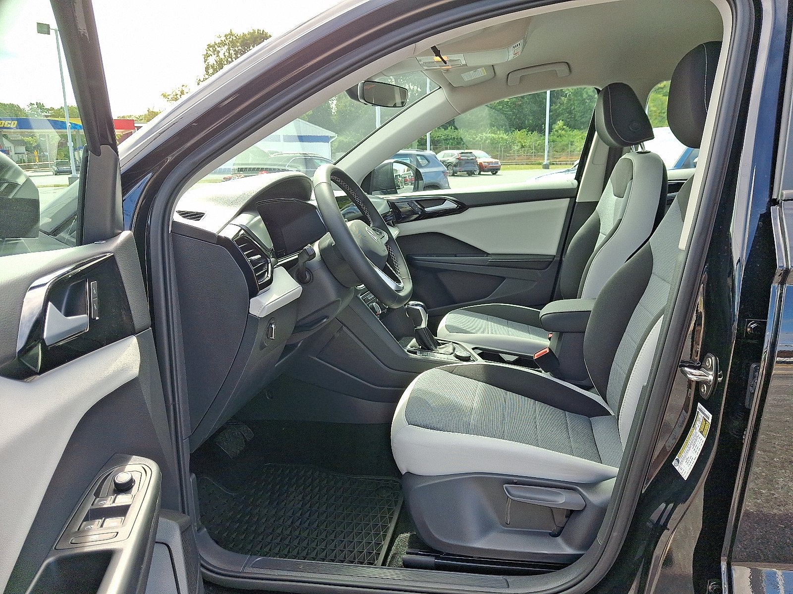 2025 Volkswagen Taos S photo 2