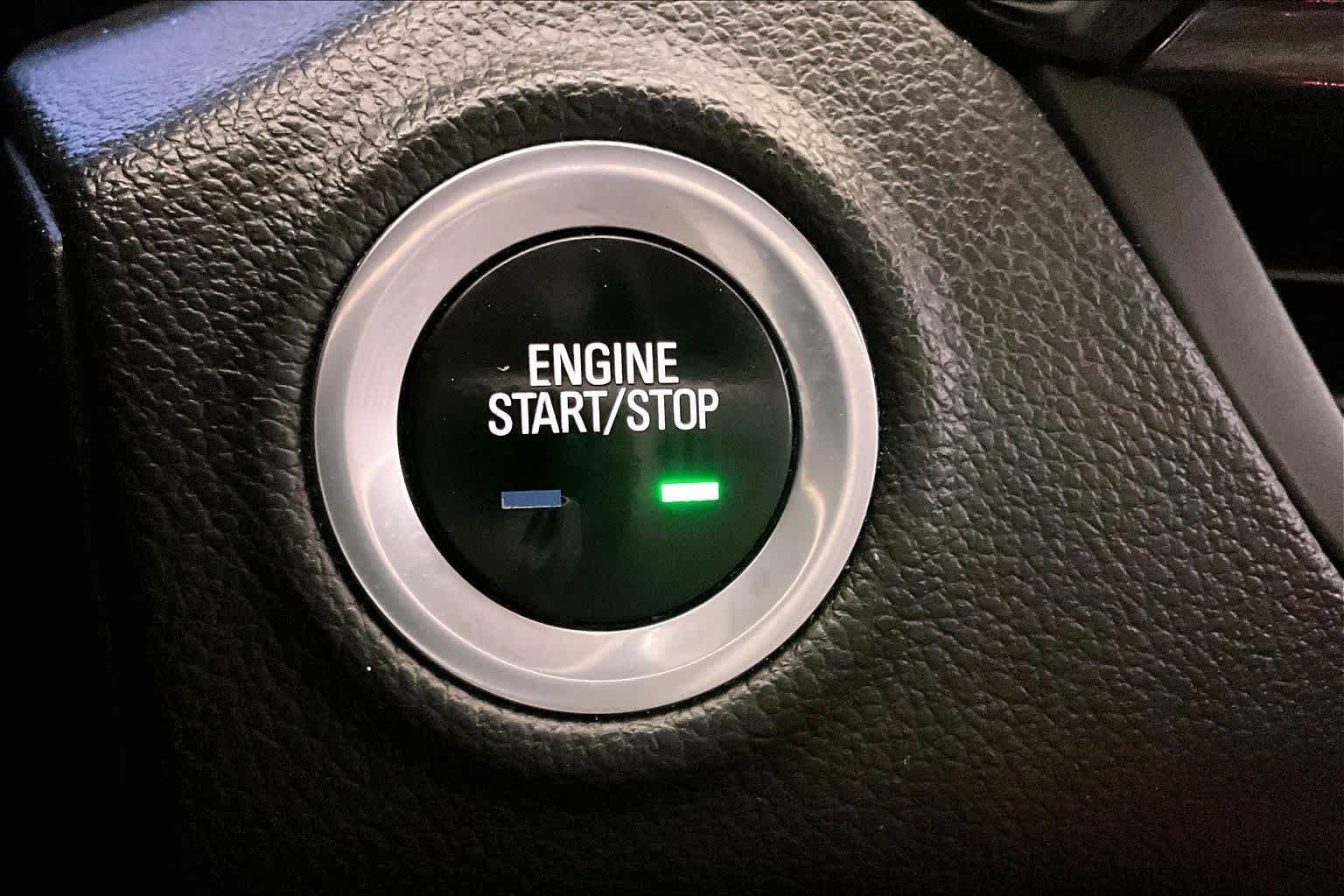 Used 2017 EBONY TWILIGHT METALLIC Buick Essence image 31