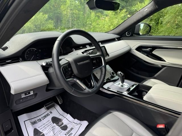 Used 2023 Santorini Black Metallic Land Rover R-Dynamic SE image 9
