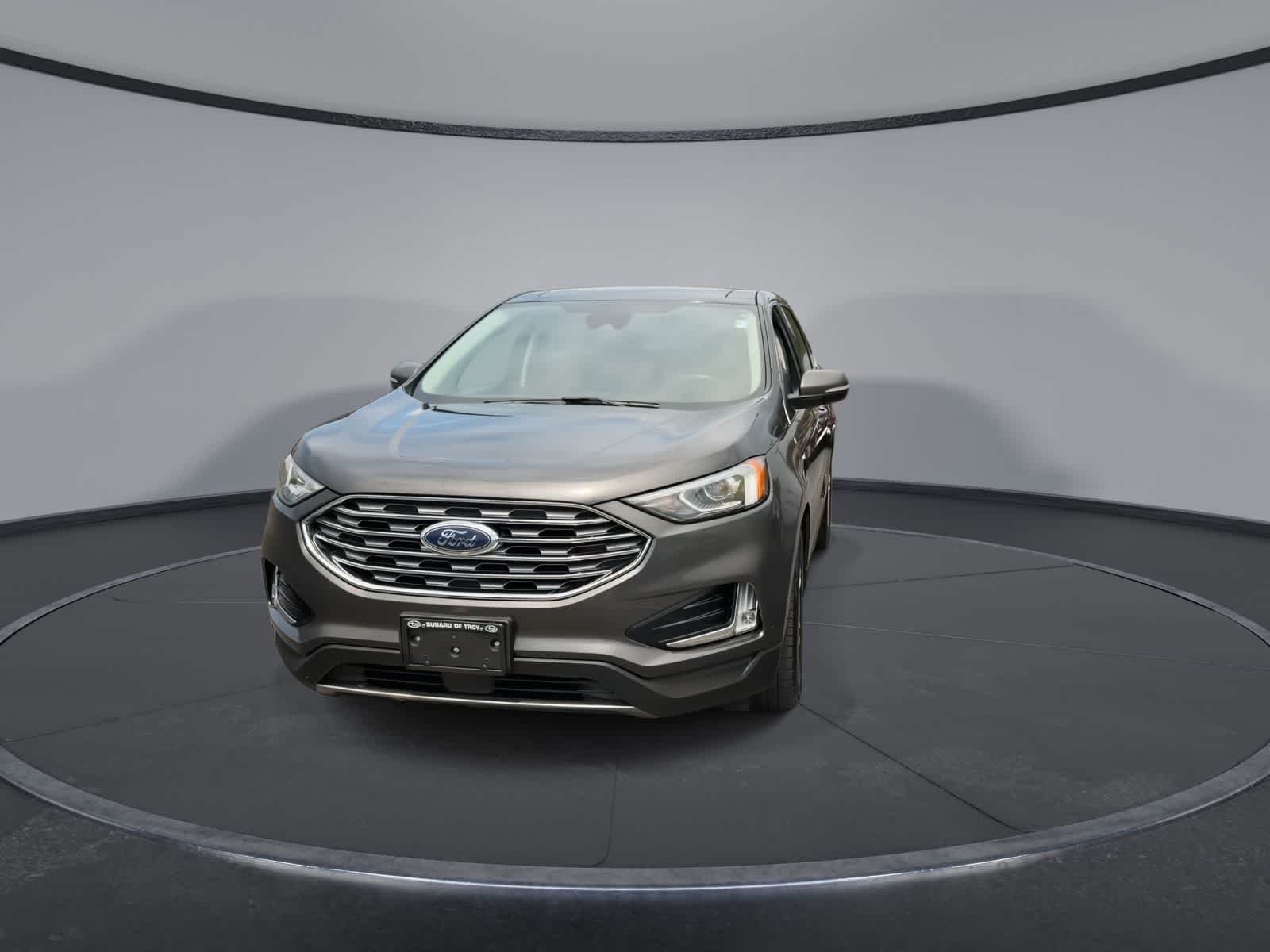 Used 2020 Magnetic Metallic Ford SEL image 3