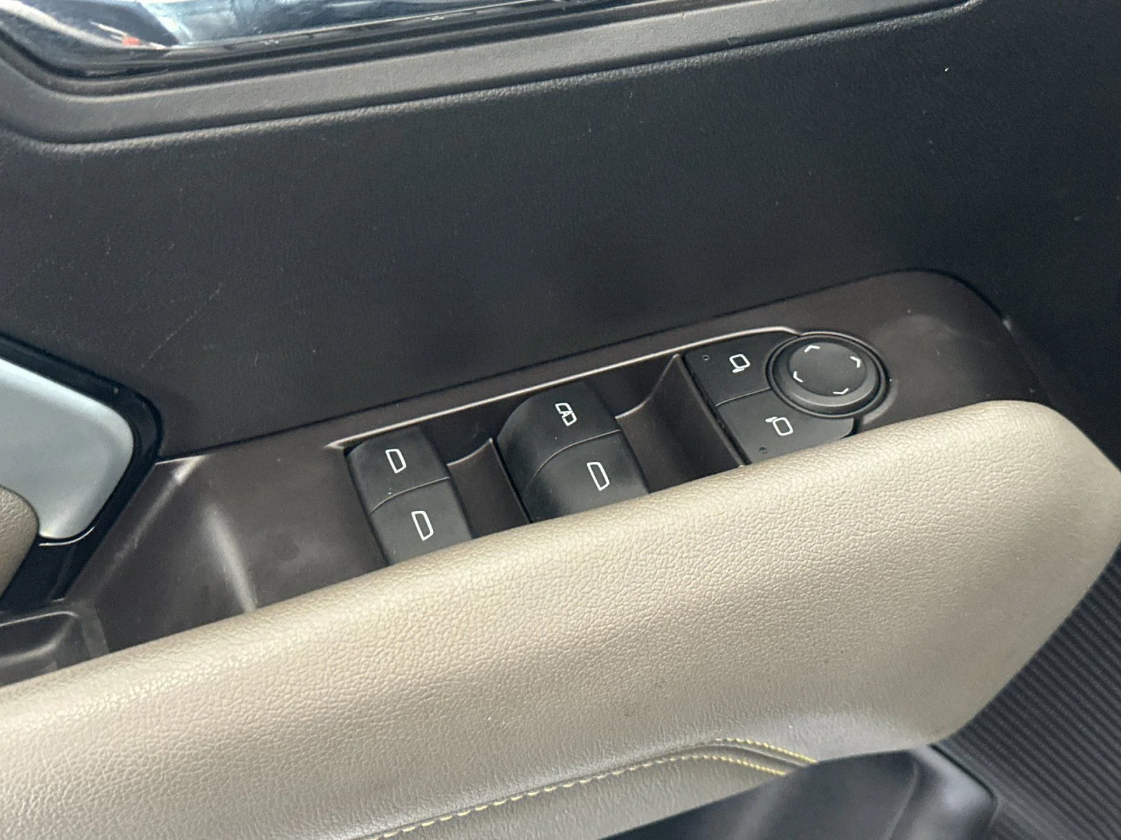 Used 2024 Gray Chevrolet ZR2 image 11