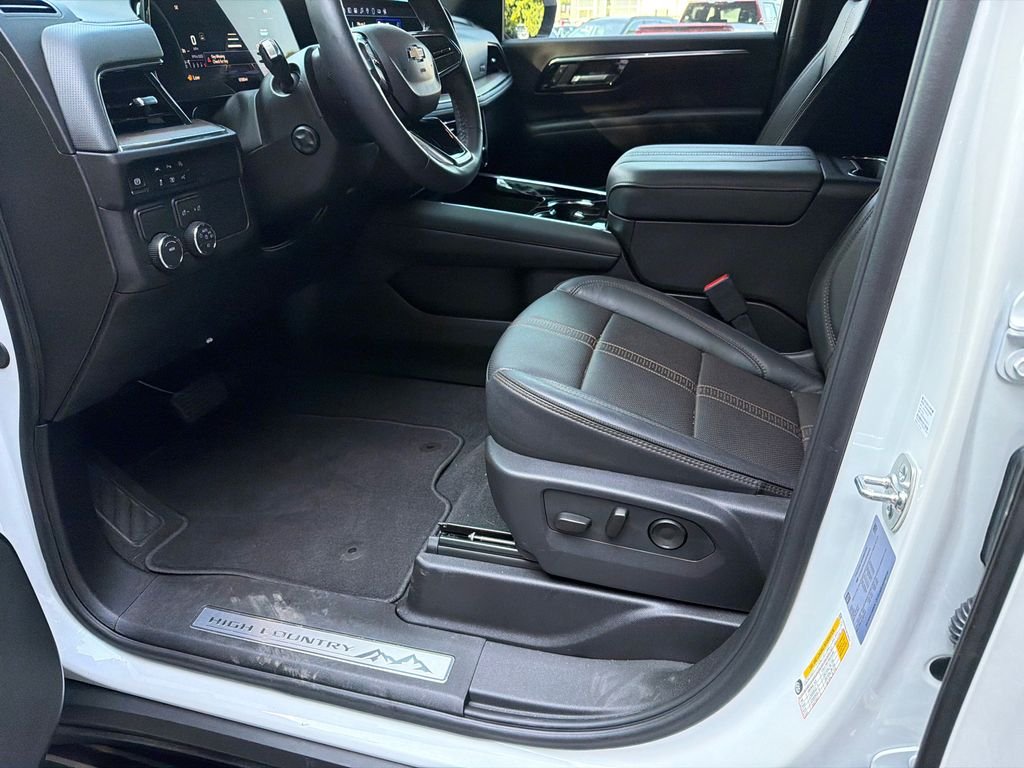 Used 2025 Beige Chevrolet High Country image 9