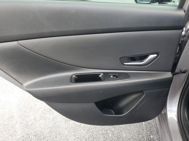2025 Hyundai Elantra SEL - Photo 27