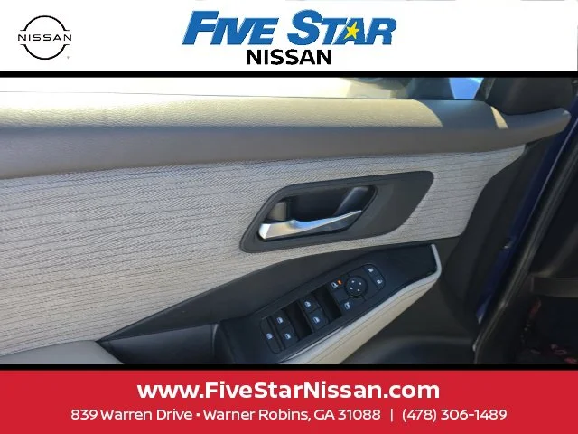 Used 2021 Blue Nissan SV image 12