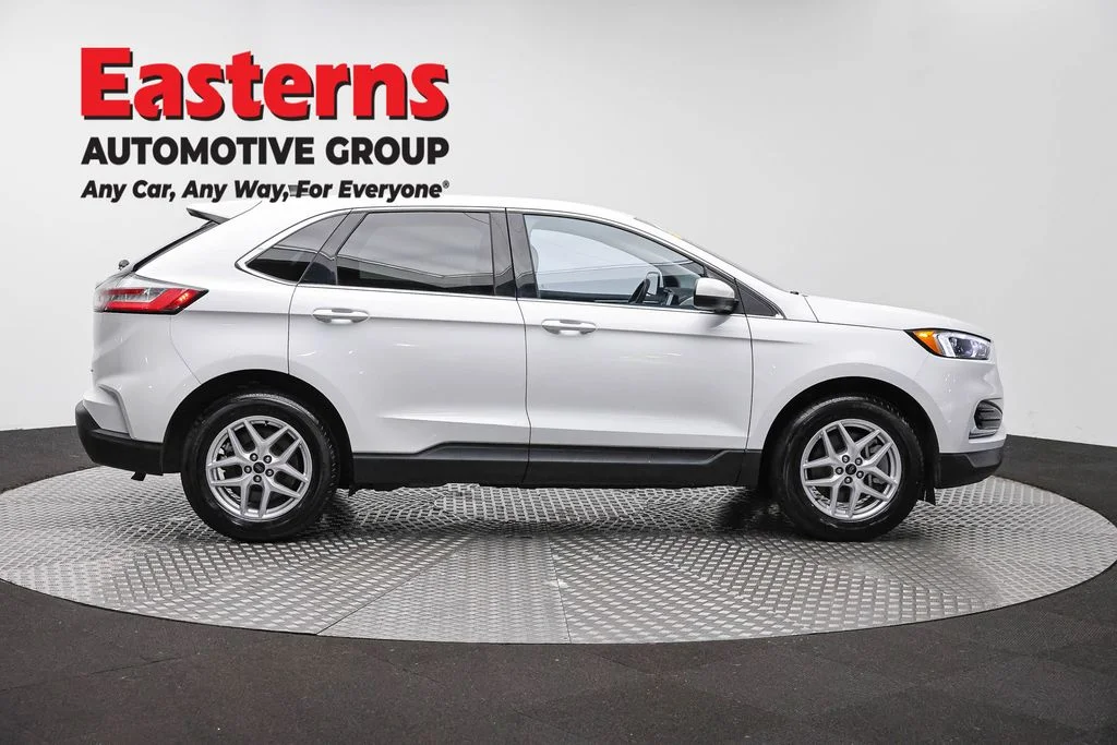 Used 2023 White Ford SEL image 4