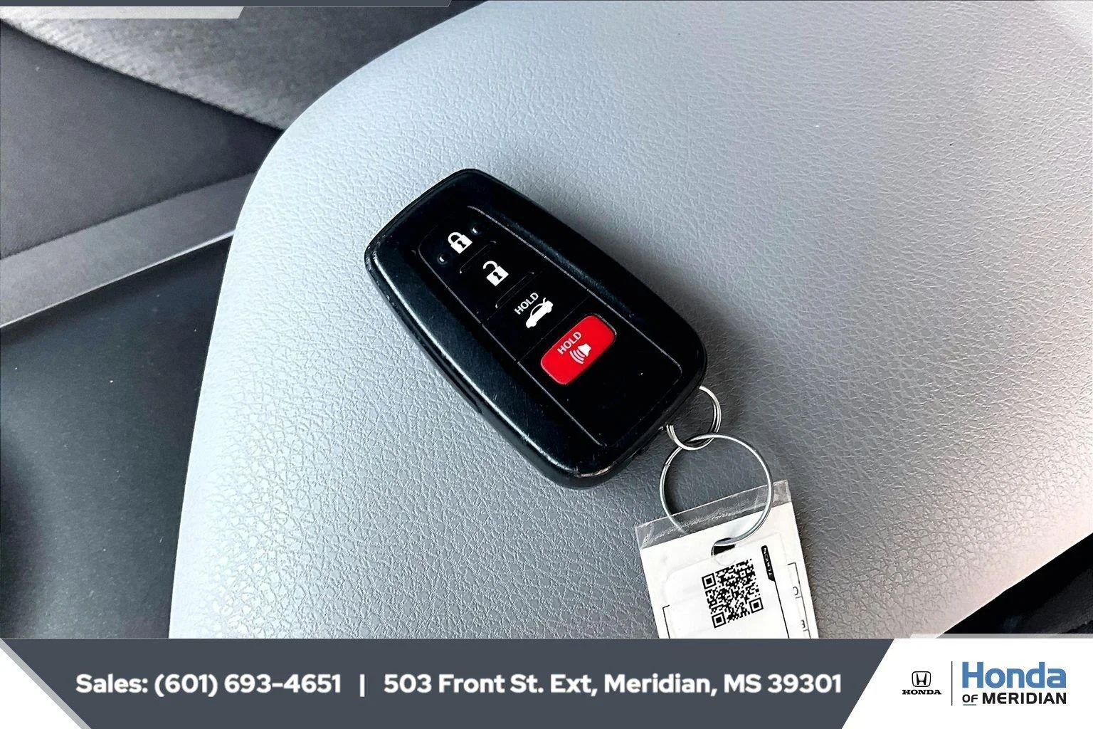 Used 2024 Ice Cap Toyota LE image 9