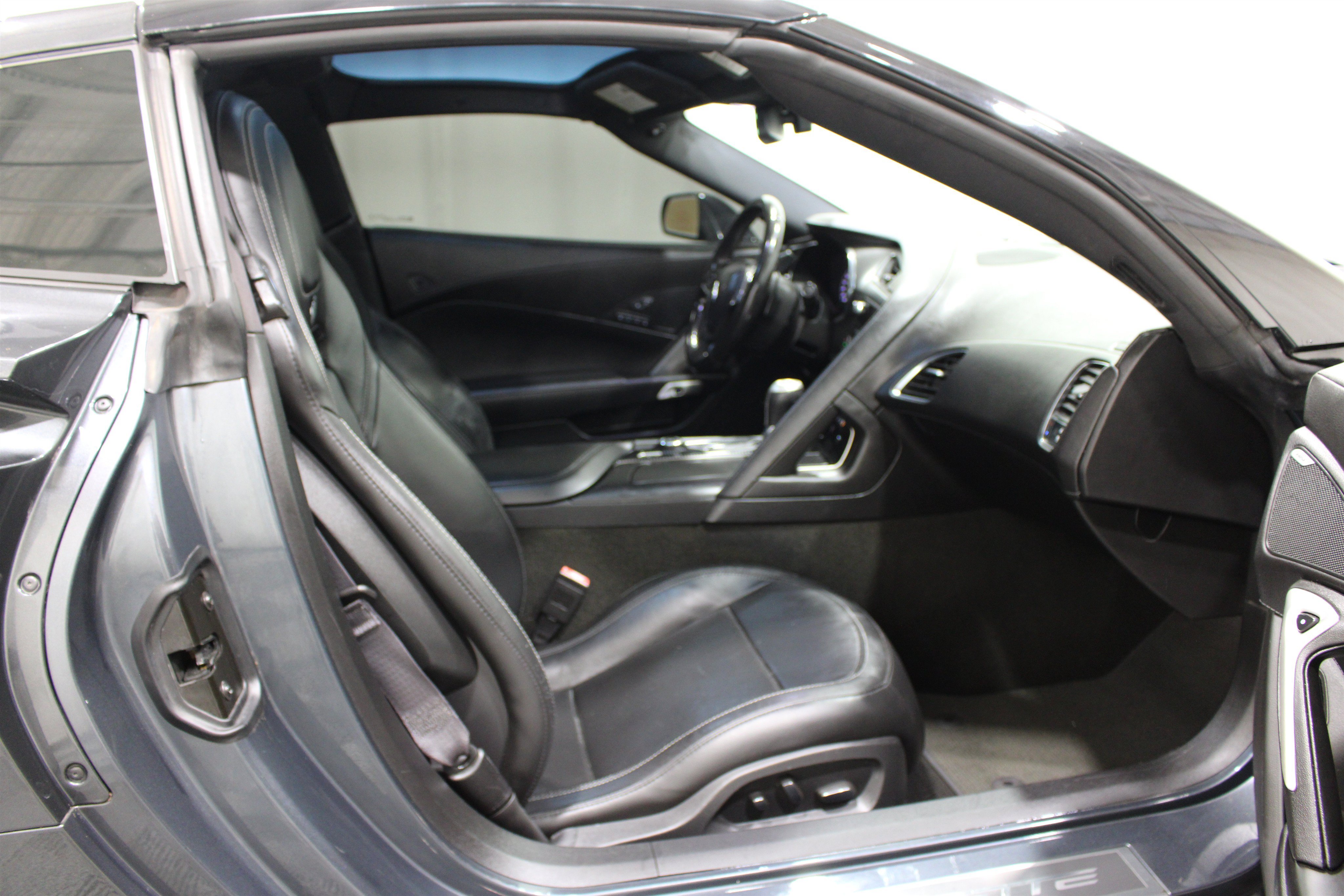Used 2014 Cyber Gray Metallic Chevrolet Z51 2LT image 21