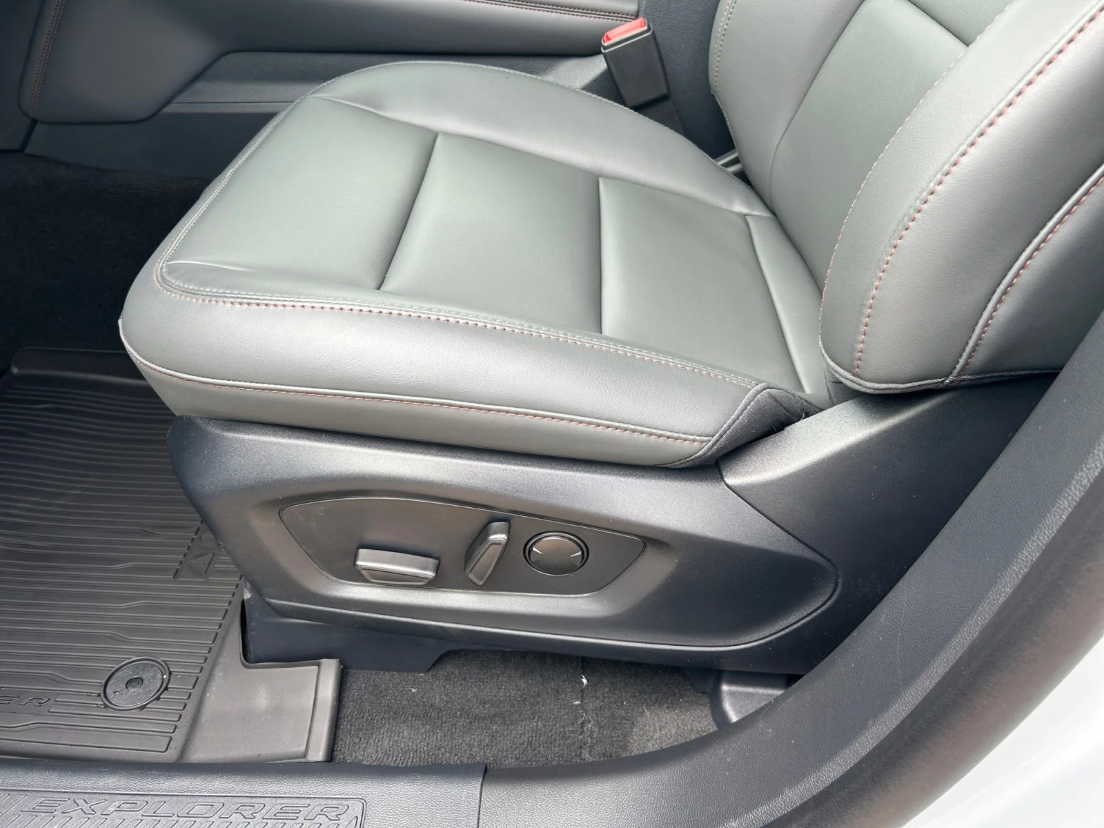 New 2026 Space White Metallic Ford Active w/200A Pkg image 15