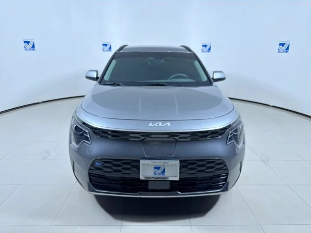 Used 2024 STEEL_GRAY Kia Wind image 3