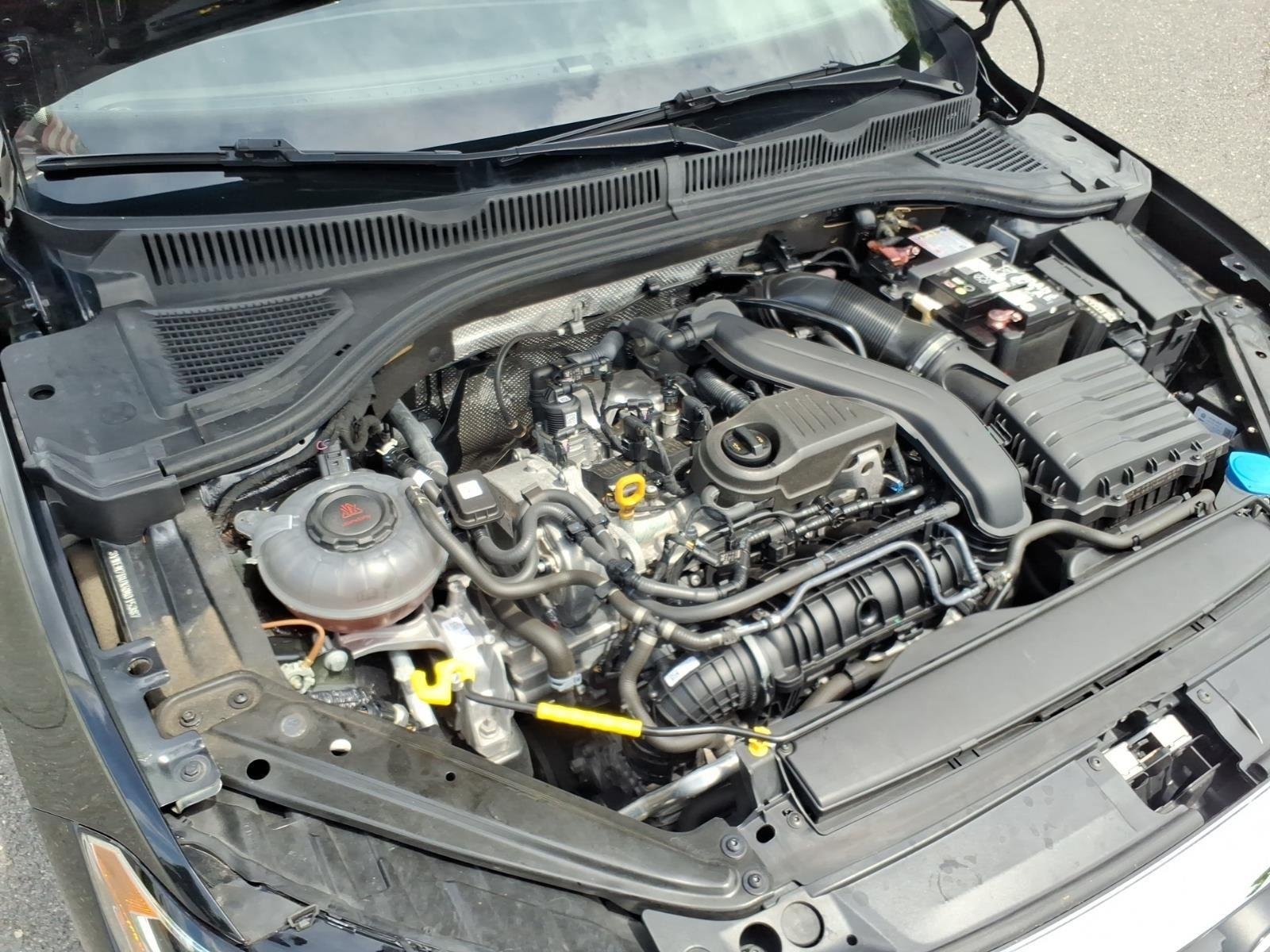Used 2024  Volkswagen SE image 30