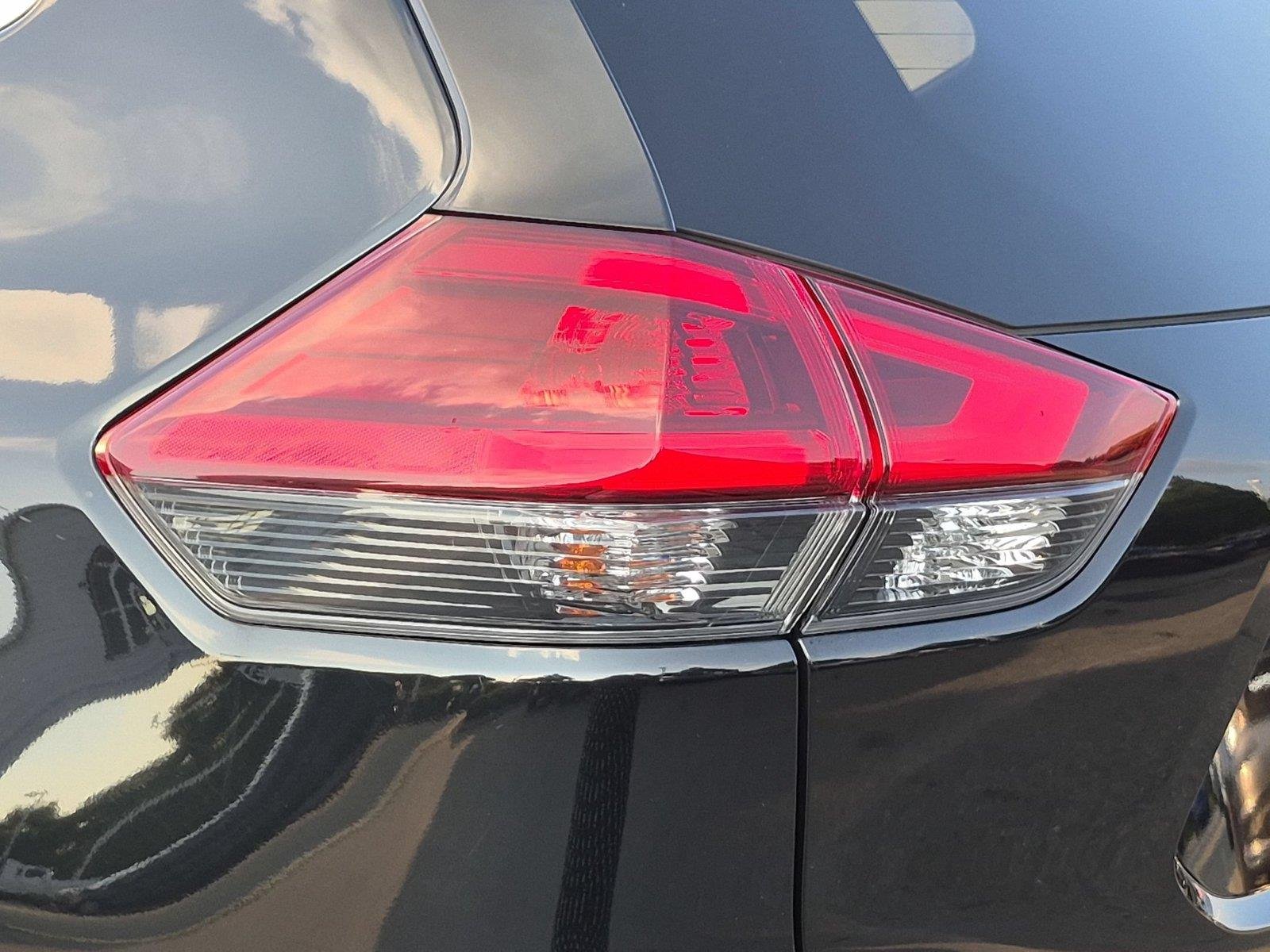Used 2018 Magnetic Black Nissan SL image 12