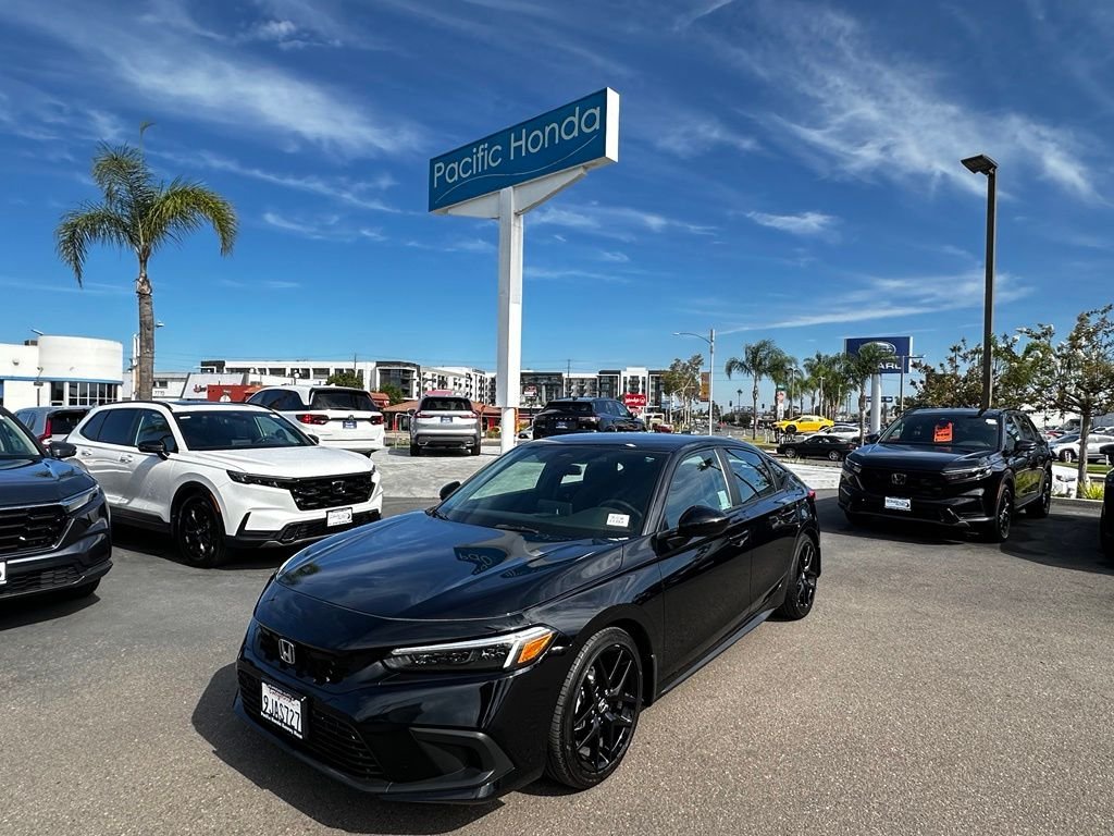 Used 2023  Honda Sport image 2