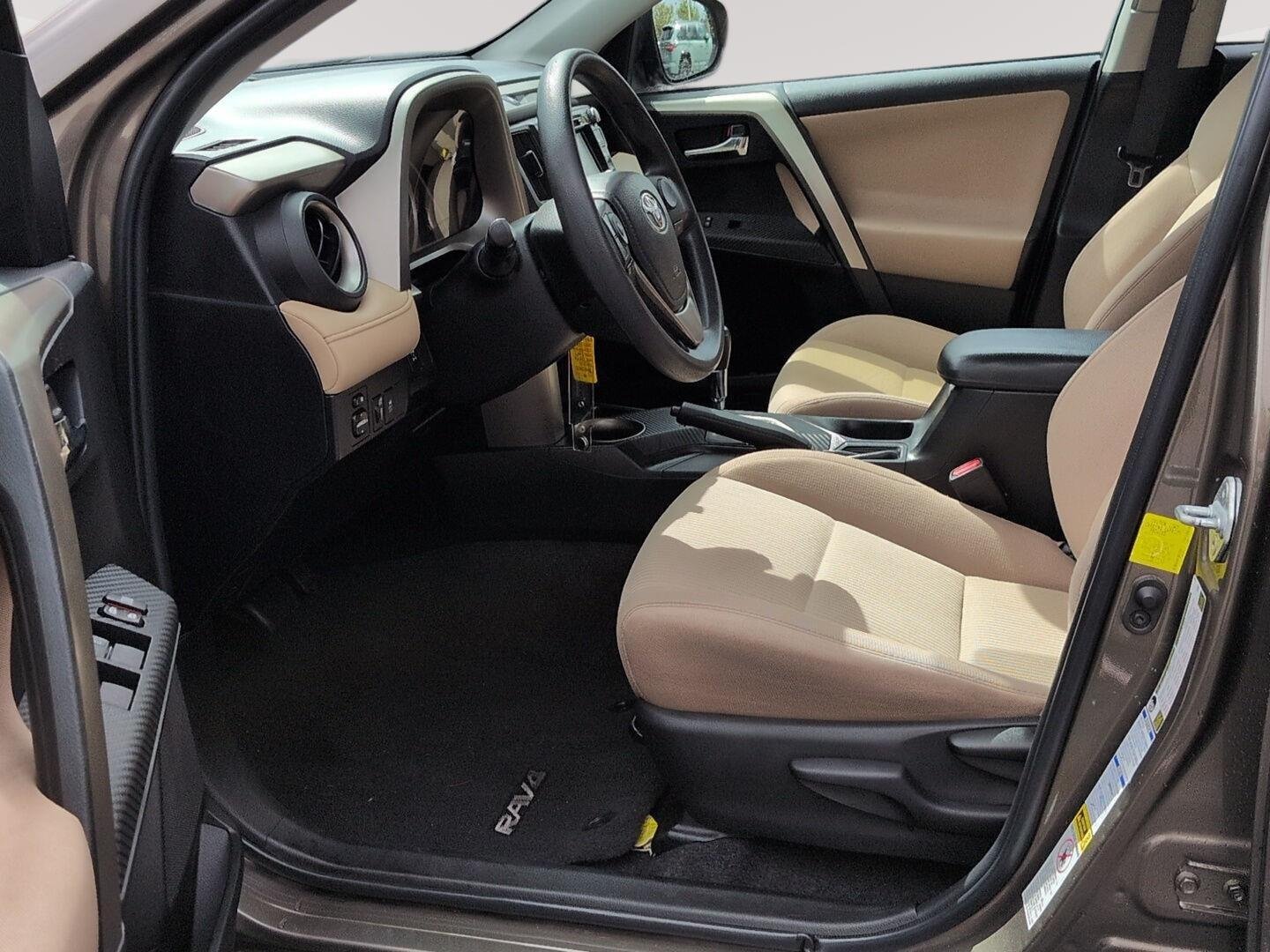 Used 2015 Pyrite Mica Toyota XLE image 3