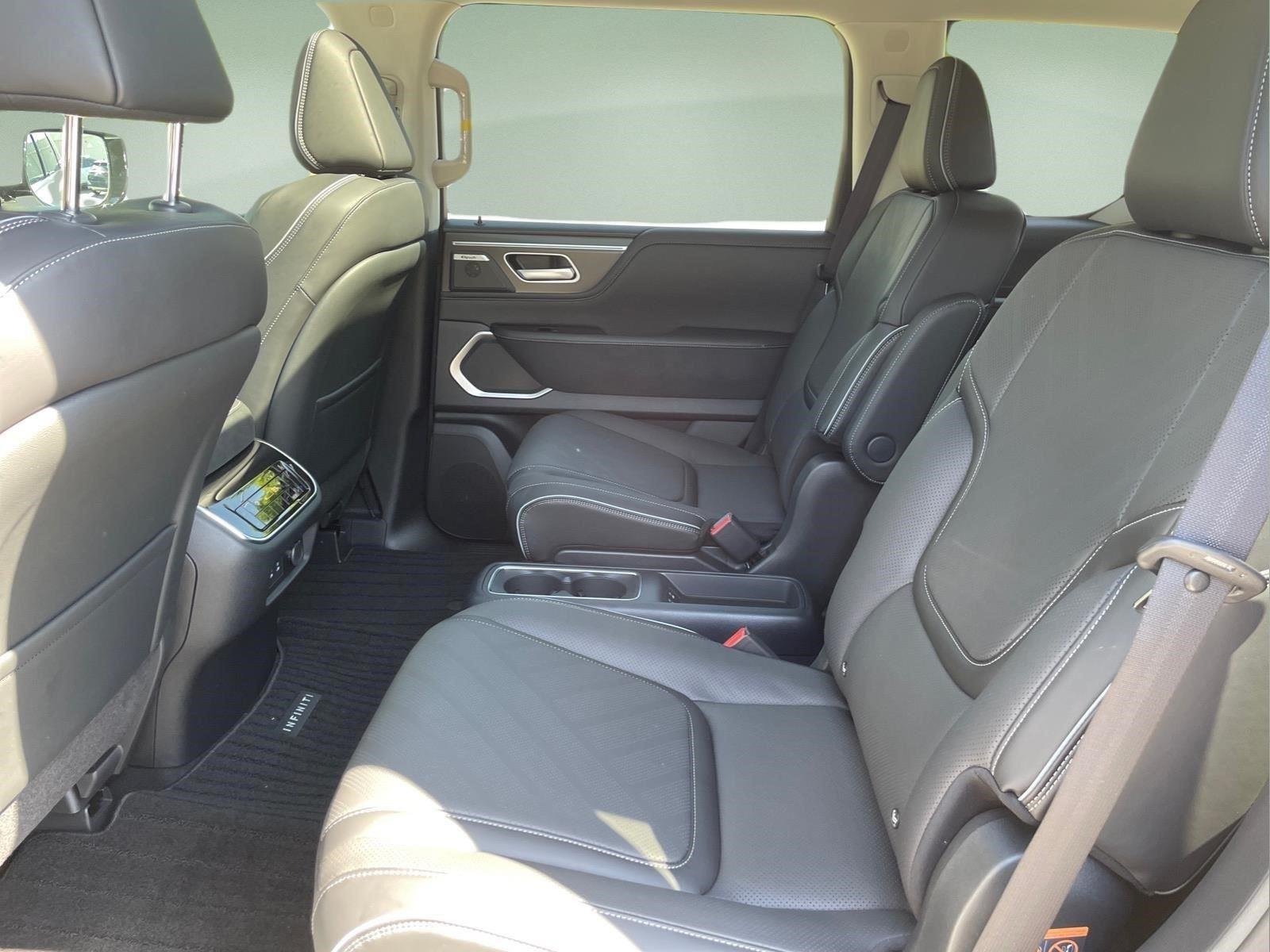 New 2026 RADIANT WHITE INFINITI Luxe 2WD image 17