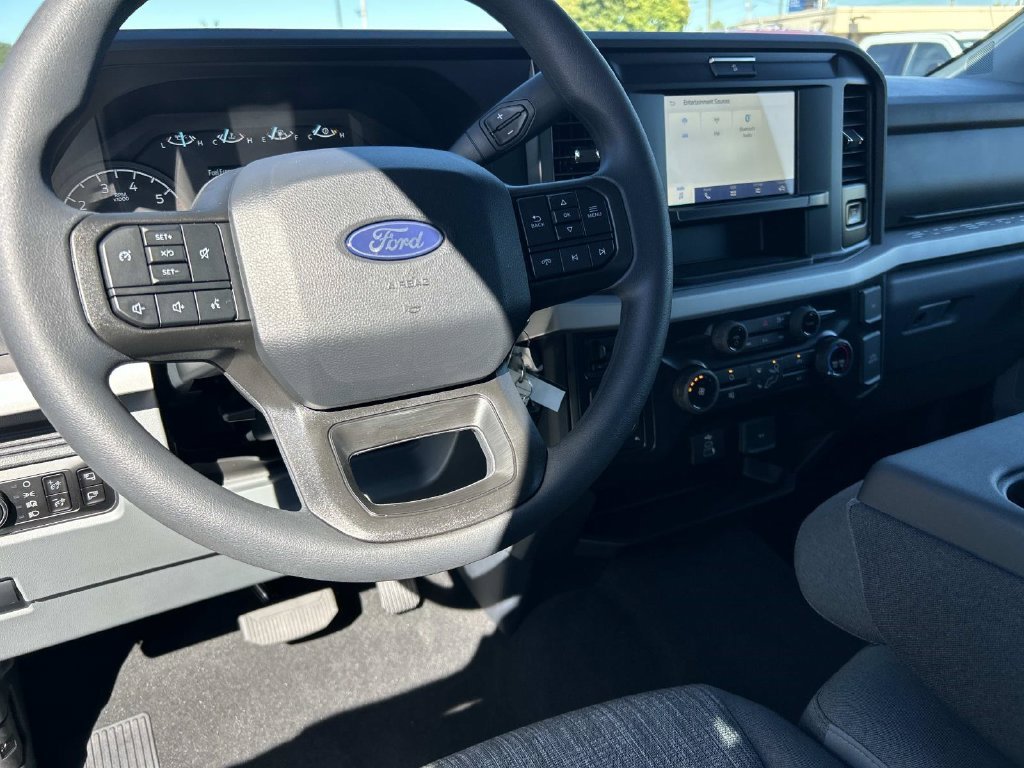 New 2027 Oxford White Ford F-250® XLT image 14