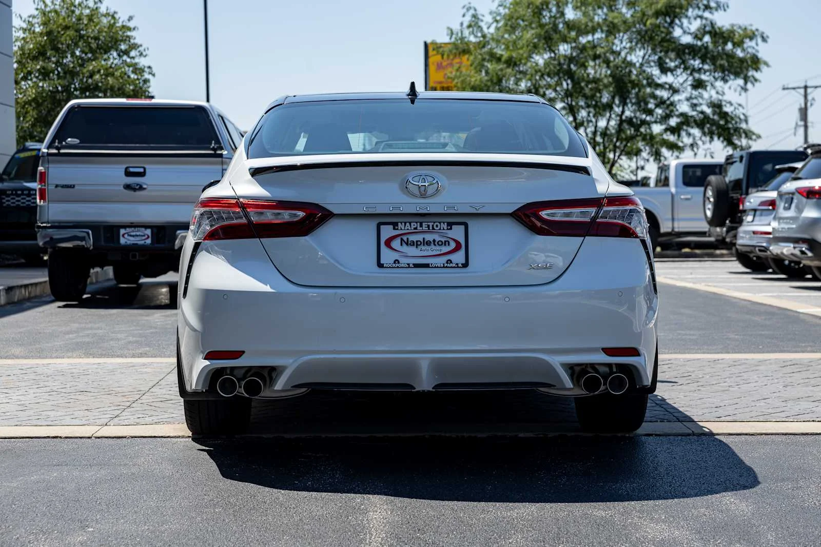 Used 2020 Wind Chill Pearl Toyota XSE V6 image 6