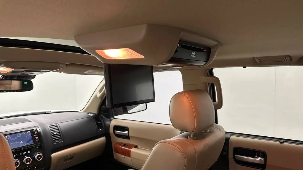 Used 2020 White Toyota Platinum image 28