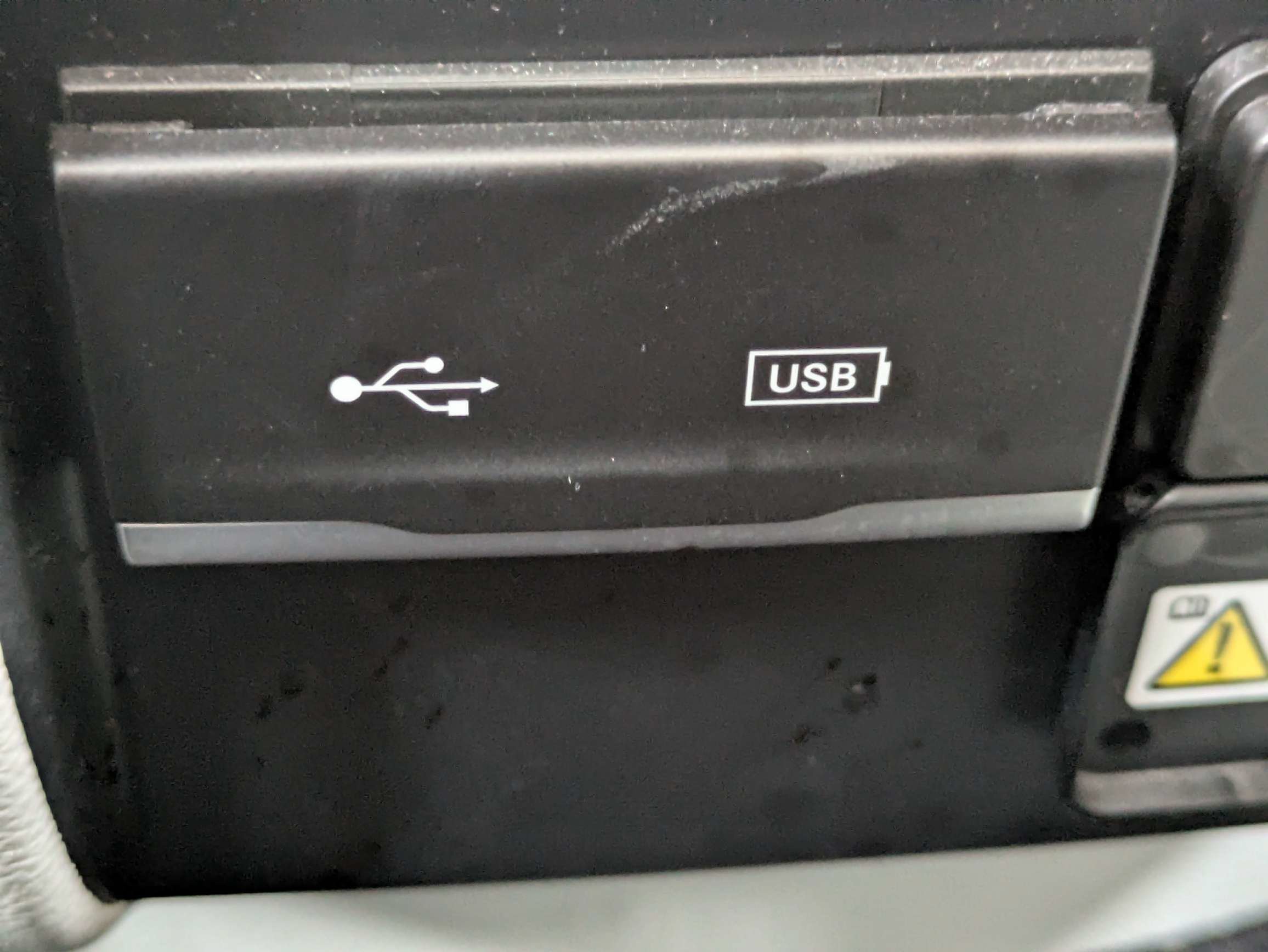Used 2019 Granite Crystal Metallic Clearcoat Jeep Limited image 24