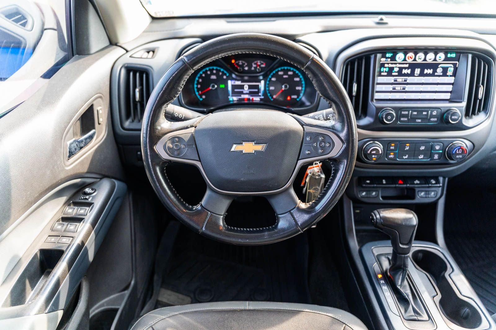 Used 2018 Blue Chevrolet Z71 image 22